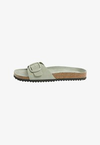 Шлепанцы Шлепанцы