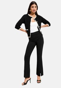 Жаккардовая вязаная кофта Жаккардовая вязаная кофта