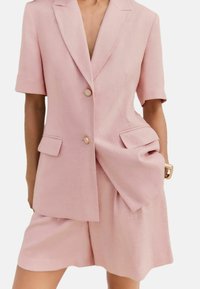 Шорты Шорты