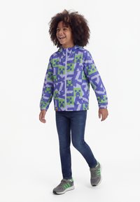 Спортивная куртка