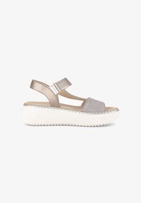 Босоножки на платформе