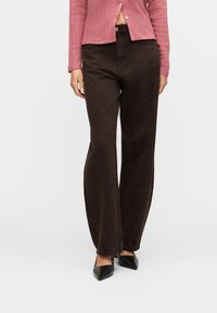 Свободные джинсы