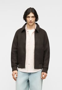 Куртка бомбер