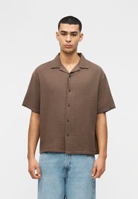 Рубашка с коротким рукавом