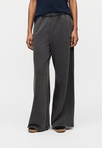 Спортивные штаны Спортивные штаны