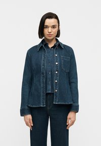 Джинсовая блузка