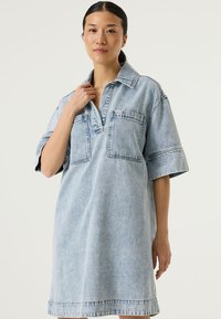 Джинсовое платье