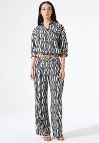 Прямые брюки