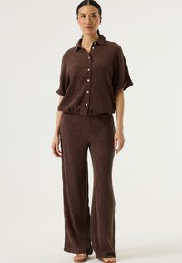 Прямые брюки