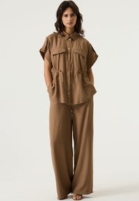 Широкие брюки