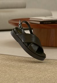 Босоножки на платформе