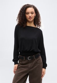 Пуловер Пуловер