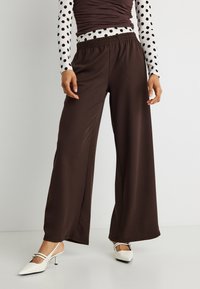 Спортивные штаны