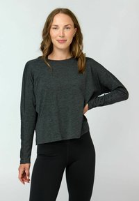 Спортивная майка