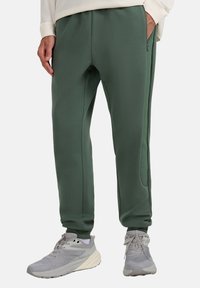 Спортивные штаны Спортивные штаны