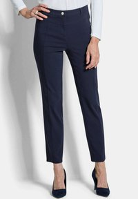 Узкие брюки