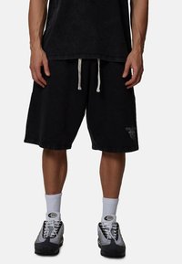 Шорты Шорты