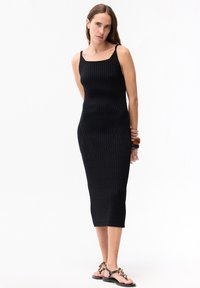 Платье футляр Платье футляр