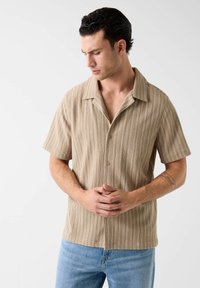 Рубашка с коротким рукавом Рубашка с коротким рукавом