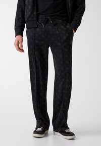 Спортивные штаны