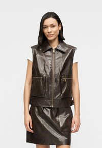 Жилет Жилет