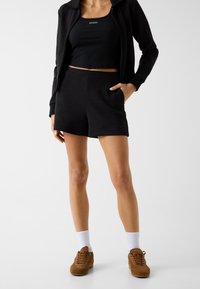 Шорты Шорты