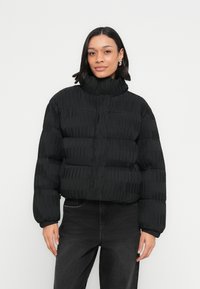 Зимняя куртка Зимняя куртка