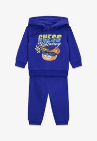 Набор одежды Набор одежды