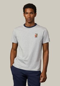 Футболка Футболка