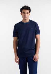 Футболка Футболка