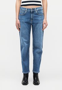 Прямые джинсы Прямые джинсы