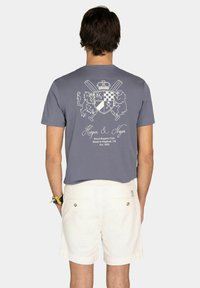 Футболка Футболка