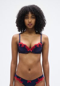 Бюстгальтер на косточках