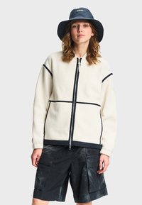 Флисовая куртка