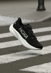 Беговые кроссовки