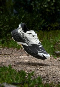 Беговые кроссовки