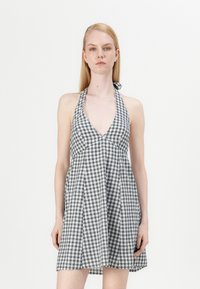 Короткое платье