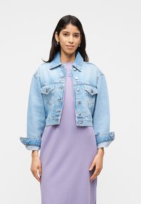 Короткая куртка