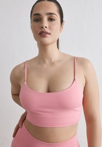 Бюстгальтер без бретелек