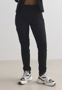 Спортивные штаны