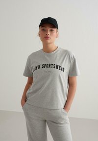 Спортивная майка