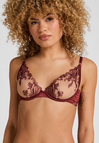 Бюстгальтер