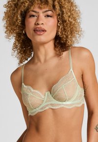 Бюстгальтер