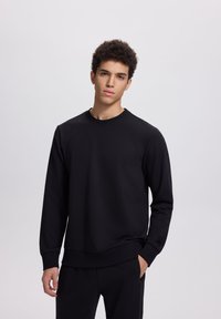 Спортивная кофта Спортивная кофта