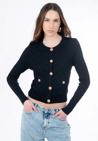 Вязаная кофта