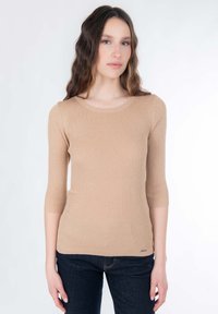 Пуловер с коротким рукавом