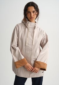 Короткое пальто Короткое пальто