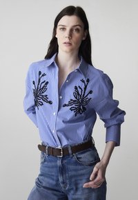 Блузка-рубашка