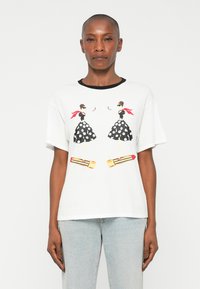 Футболка Футболка