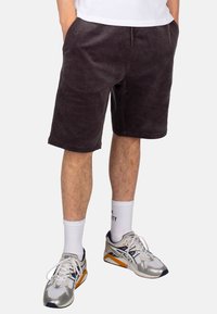 Шорты Шорты